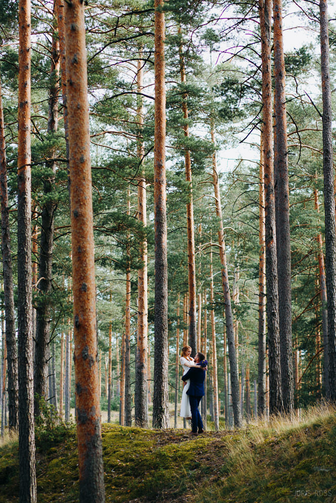 Kāzu diena ar lavandas aromātu Vidzemes lavandu audzētavā un svinības