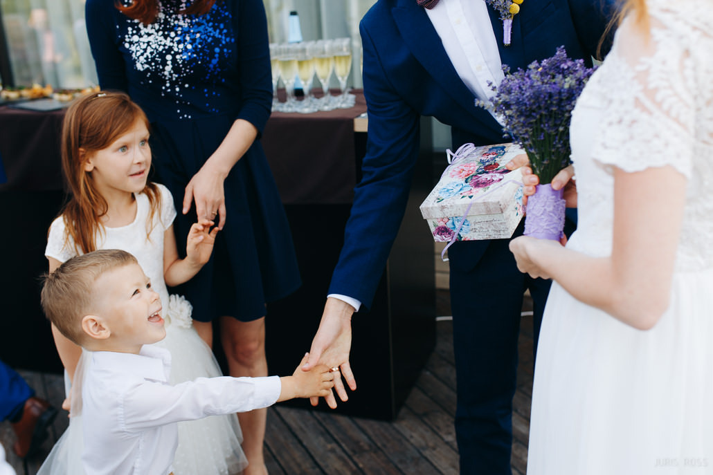 Kāzu diena ar lavandas aromātu Vidzemes lavandu audzētavā un svinības