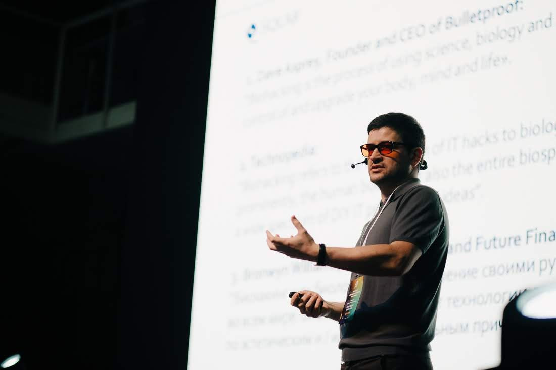 Biohakeru konference 2019 RISEBA hallē par miegu, uzturu, gavēšanu, rū