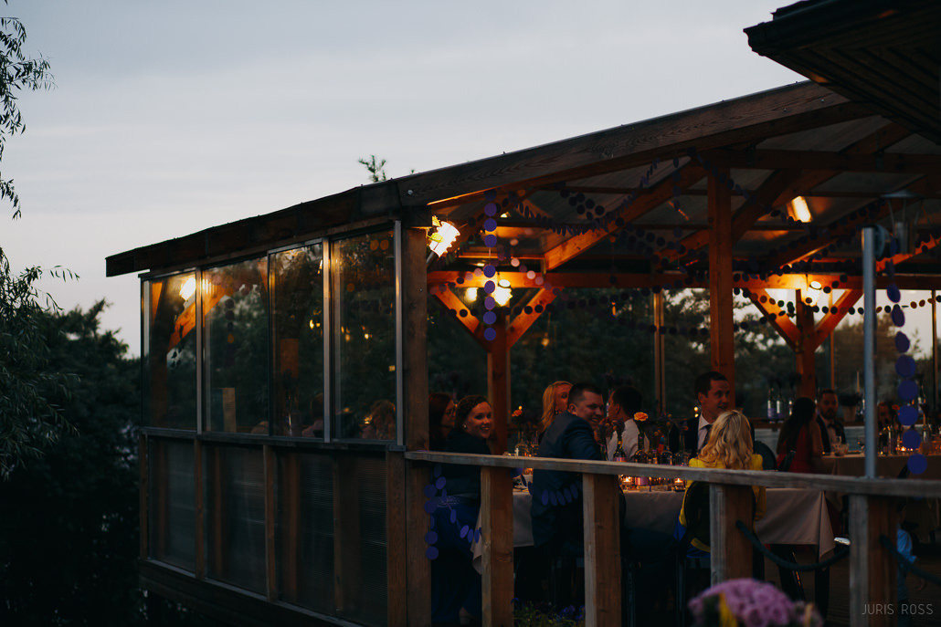 Kāzu diena ar lavandas aromātu Vidzemes lavandu audzētavā un svinības