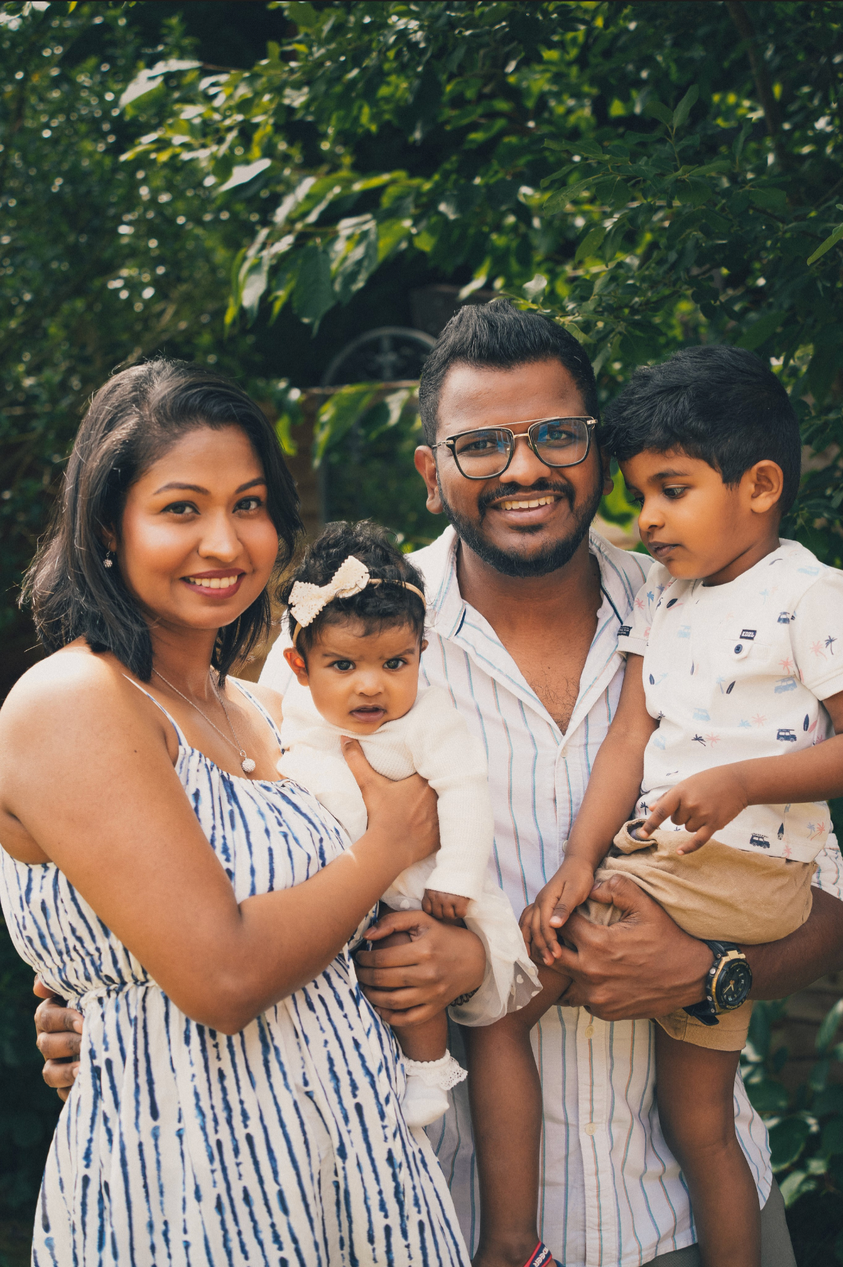 Relaxed family photoshoot in a private garden in Solihull.