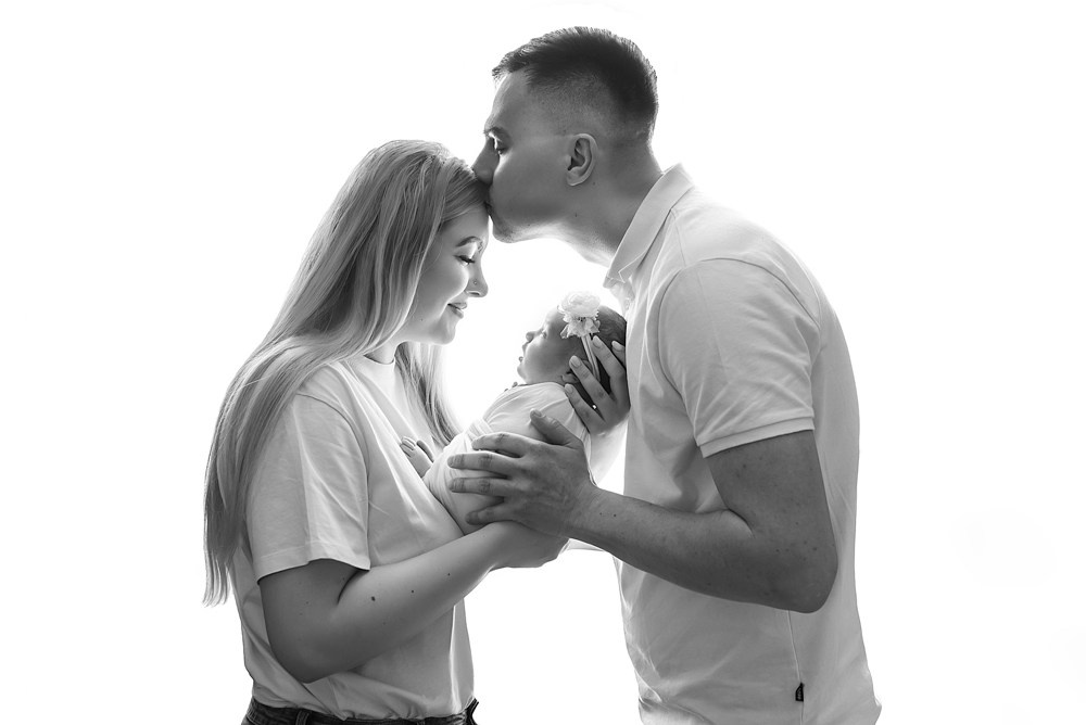 Sesja noworodkowa z rodzicami i rodzeństwem - Natalia Lucko