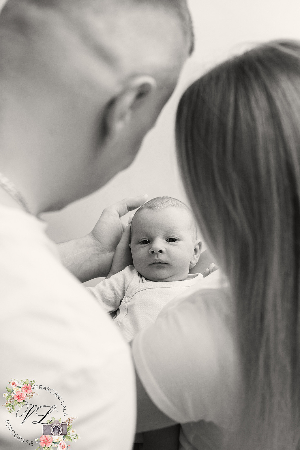 Newborn. Neugeboren und Babybauchfotoshooting in Cloppenburg
