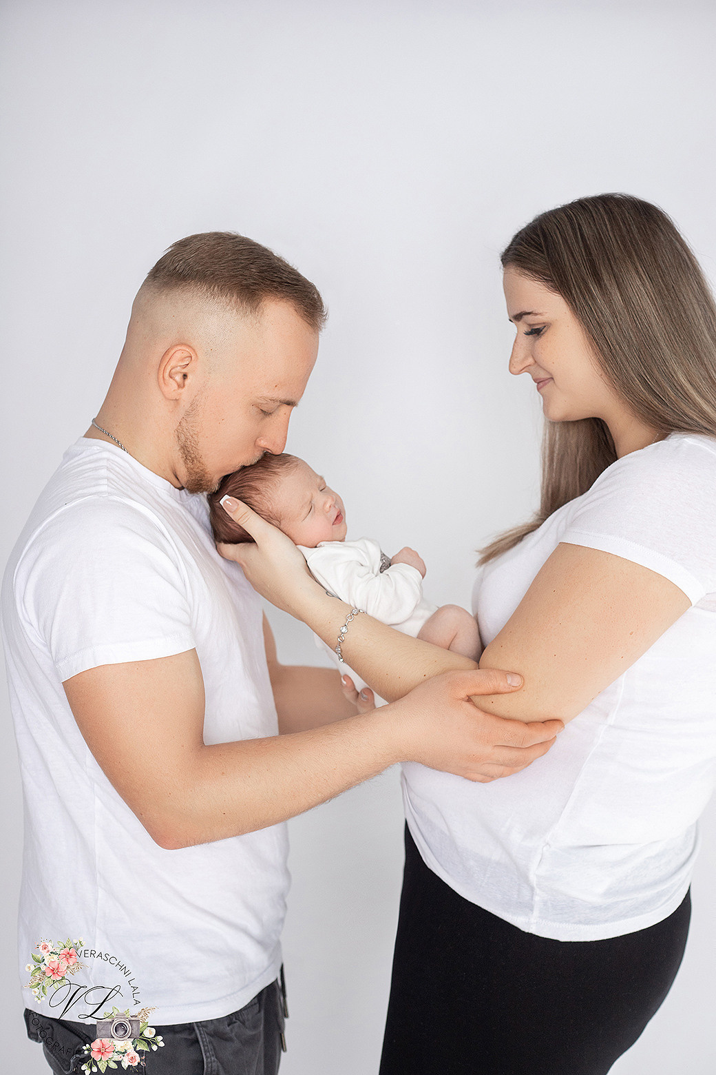 Newborn. Neugeboren und Babybauchfotoshooting in Cloppenburg