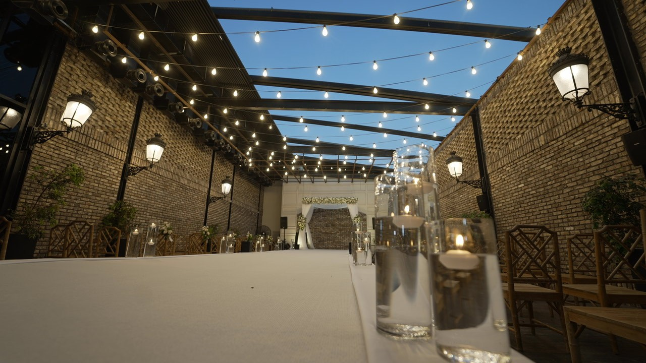 VIA / BASICO. Wedding and events photographers Studio Shalom