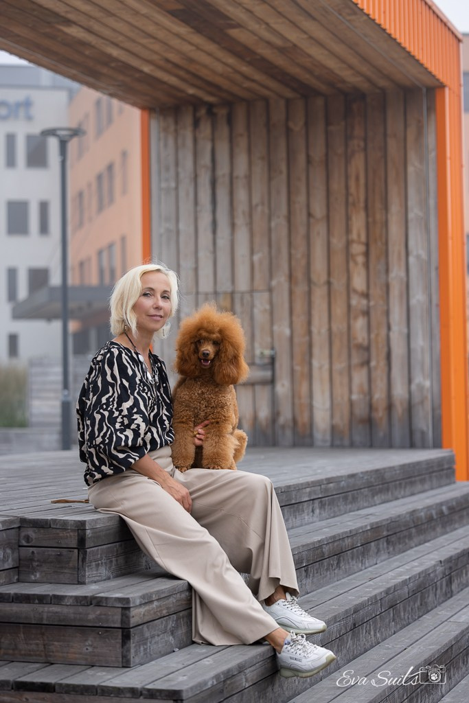 Pie and her girls. Eva Suits