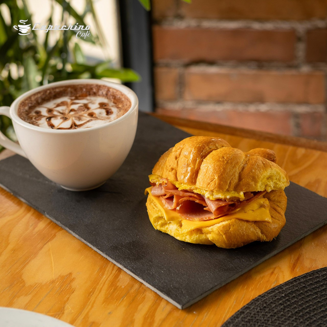 Capuchino Cafe. Daniel Brand | Fotografía de Bodas y Comercial en Honduras