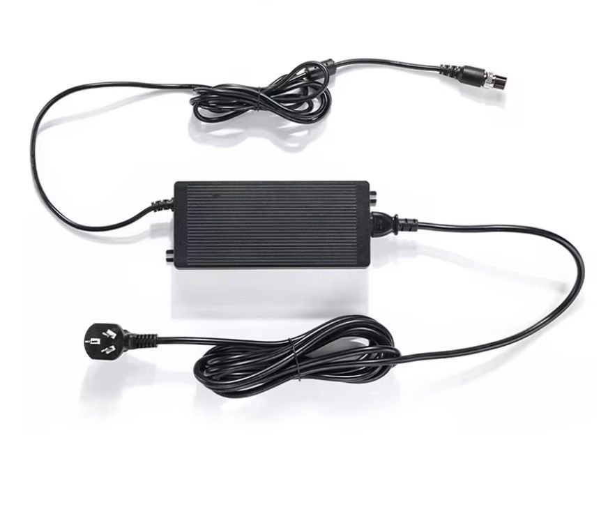 Foto un Video satura studija Rīgā - BRAND STUDIO. Video shooting and creating with phone, iPhone Video School