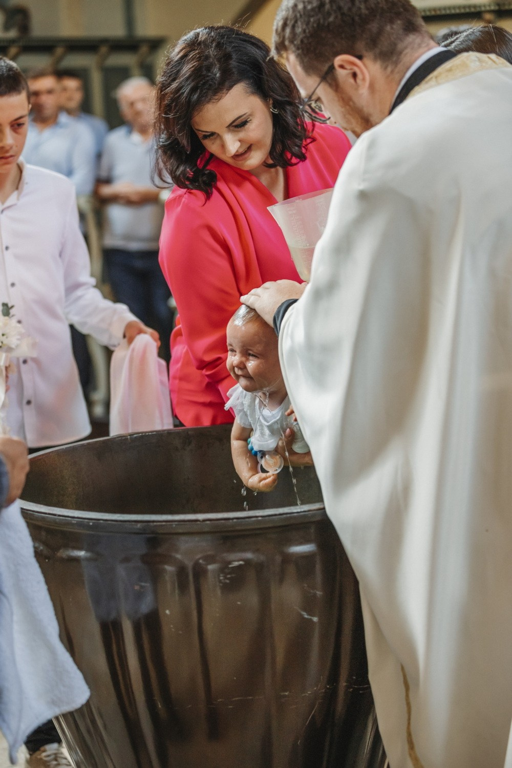 FOTOGRAFISANJE KRŠTENJA. Fotografi iz Backog Petrovca David i Andrea Stojanovic