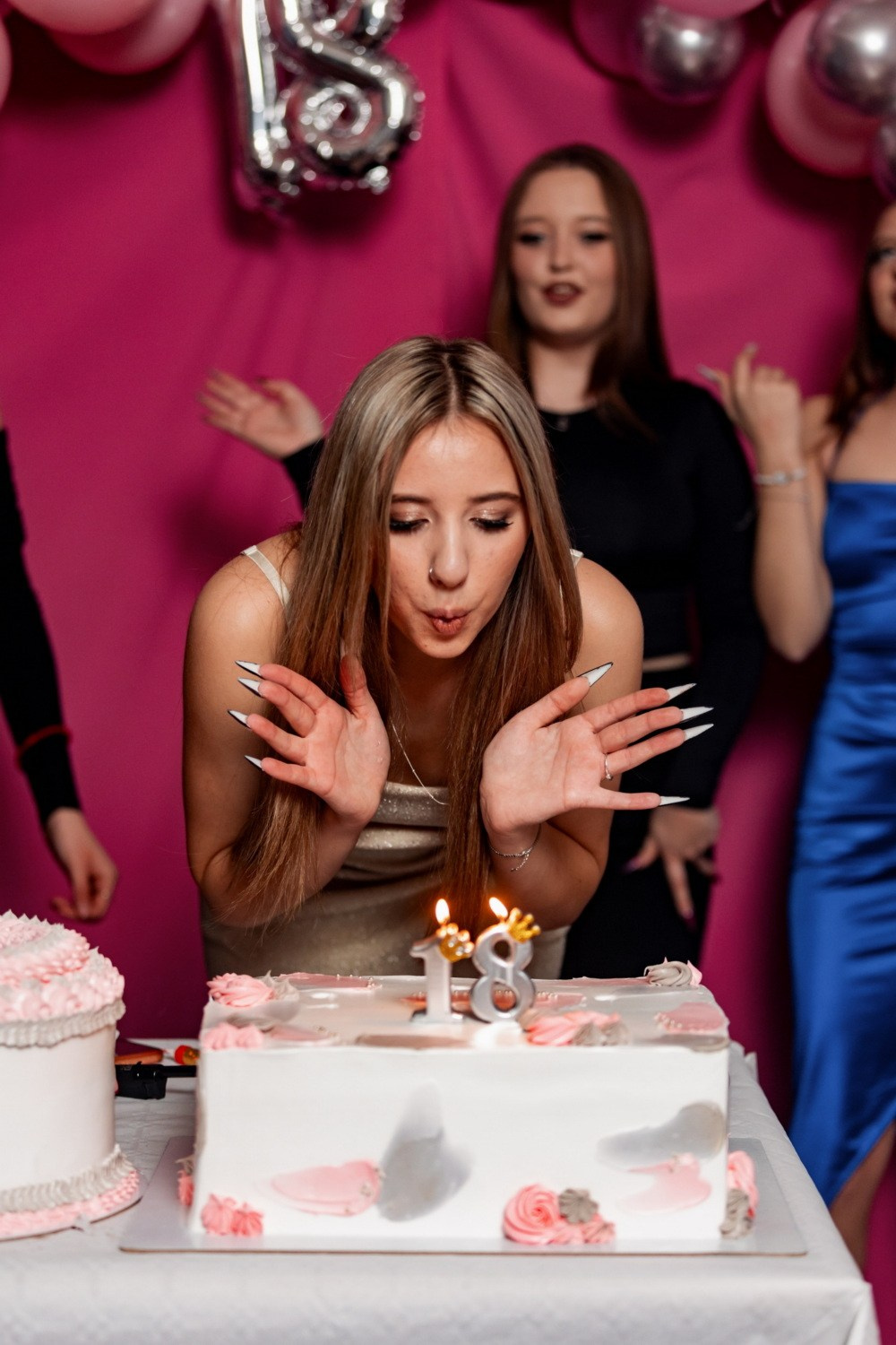 FOTOGRAFISANJE PUNOLETSTVA. Fotografi iz Backog Petrovca David i Andrea Stojanovic