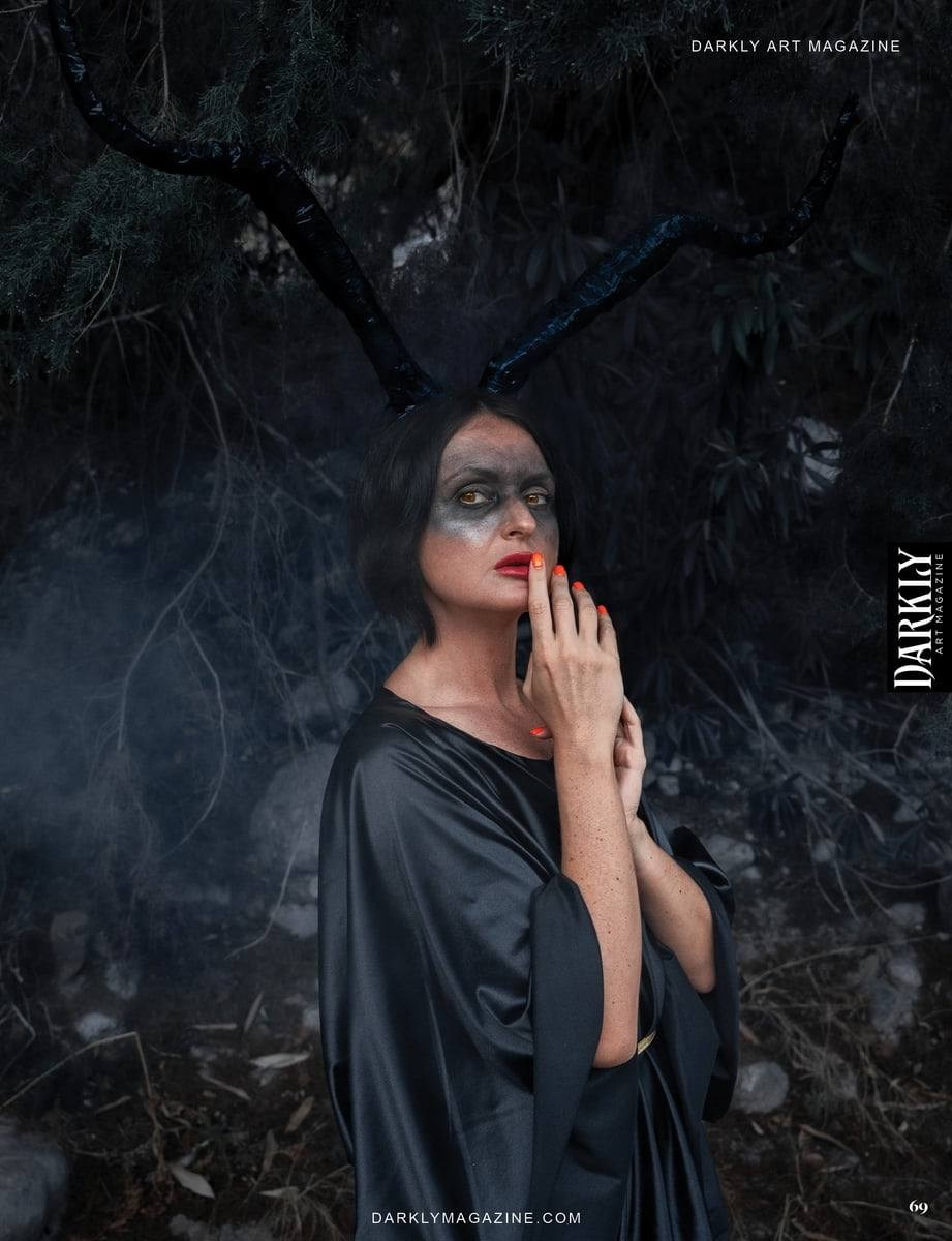 HALLOWEEN (DARKLY MAG). UNRATED PHOTO