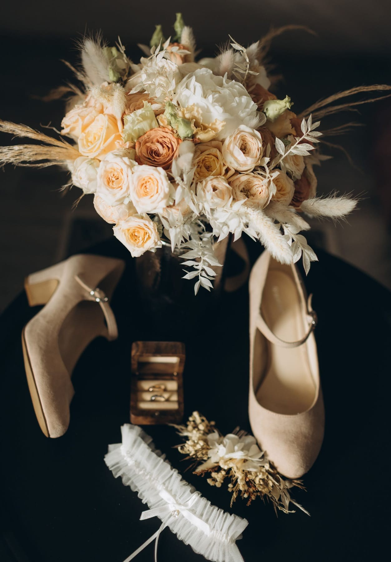 Līgavas pušķis bežā, šokolādes toņos. Event design, decoration, floristry, gift, Irina Novika, Riga, Latvia