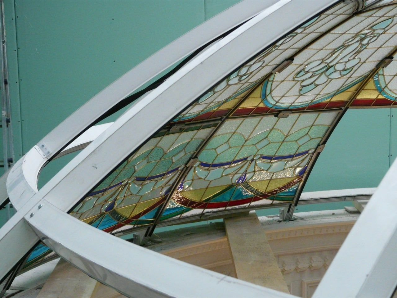 La Vitrage UAE. Professional Artist, teacher of art, Artistic Photographer In Dubai (U