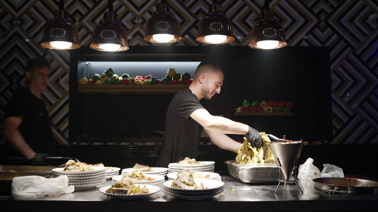 VIA / BASICO. Wedding and events photographers Studio Shalom