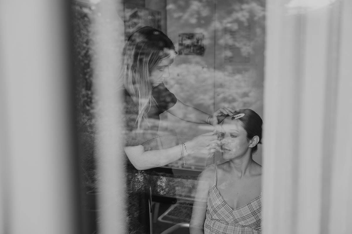 preparazione della sposa - fotografia di matrimonio - Milano - Lombardia - curata da Lorenzo Mazzega Wedding Photographer