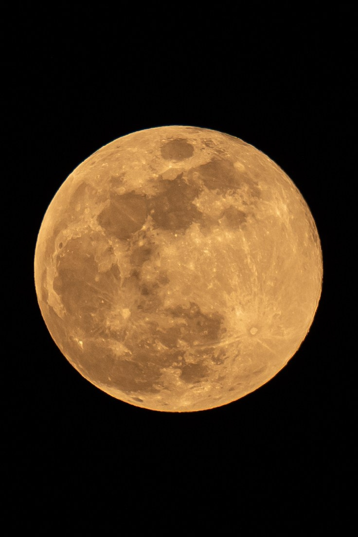 Luna. Bycristinaciobanu
