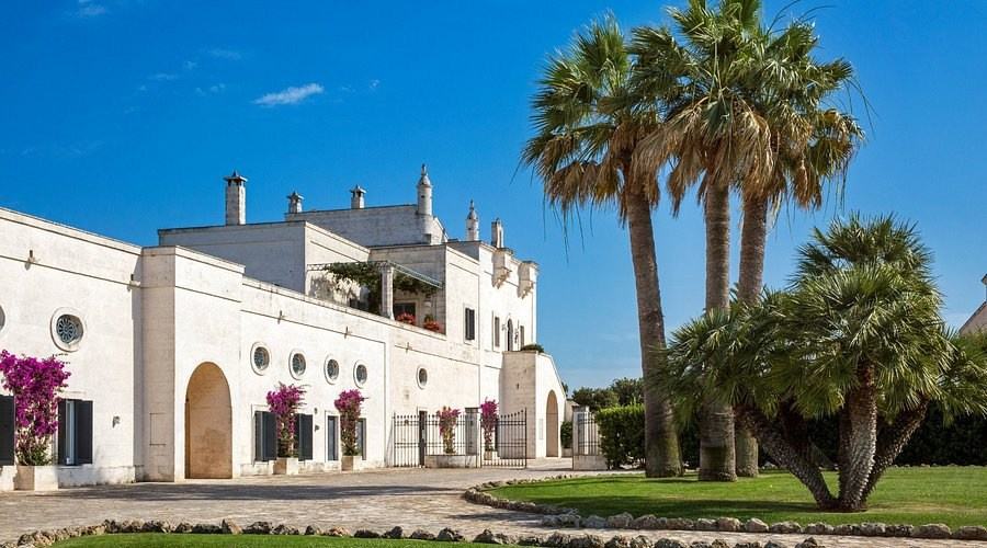 Best 5 Masserias in Puglia for a Refined Destination Wedding & Elopement in Italy. Destination Wedding Photographer Alex Pasarelu