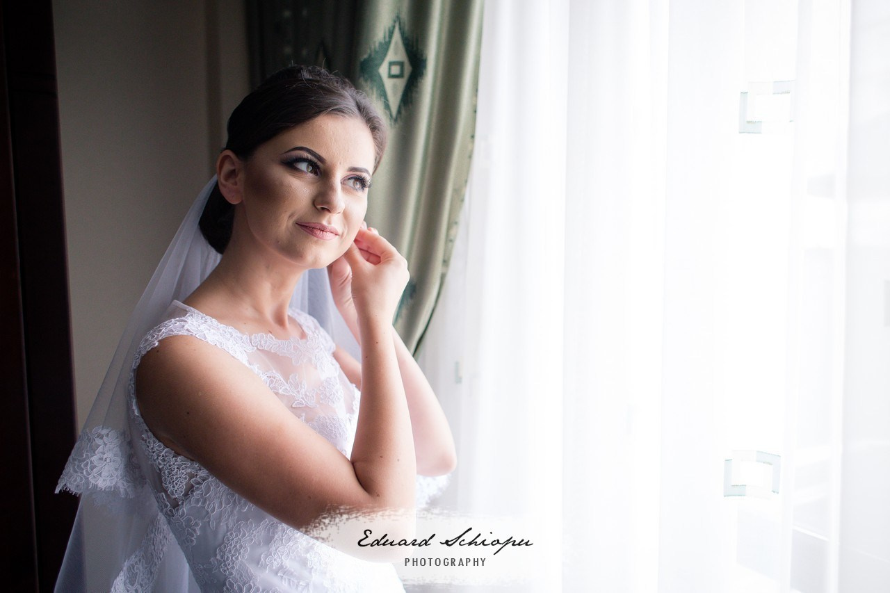 Laura si Bogdan by fotograf nunta Vaslui — Eduard Schiopu