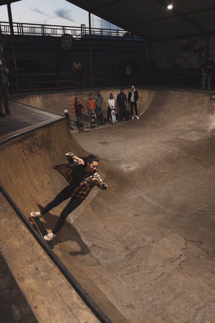 SKATE. Dana Lišková — Empatická fotografka | Introspektivní umělkyně | Neurodivergentní koučka| Zakladatelka Artepy.cz