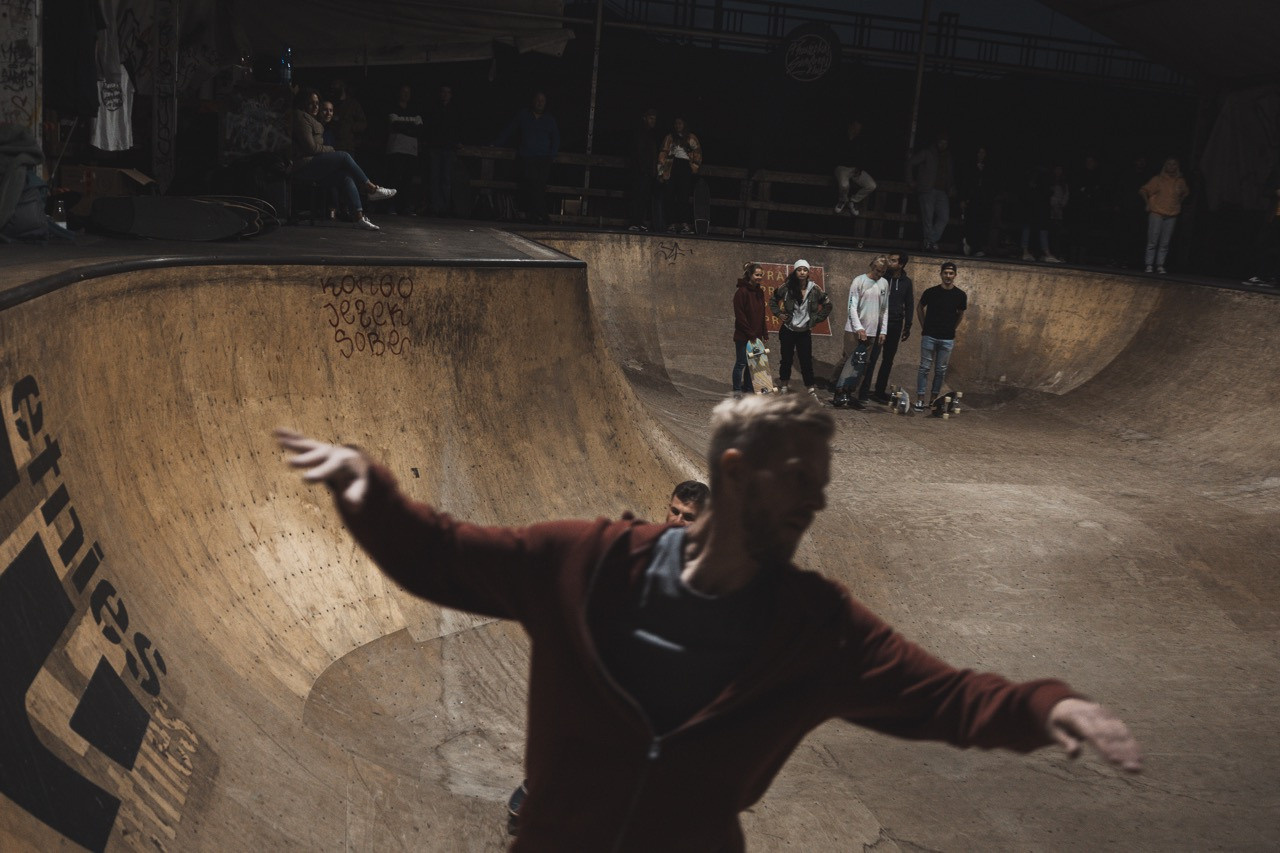 SKATE. Dana Lišková — Empatická fotografka | Introspektivní umělkyně | Neurodivergentní koučka| Zakladatelka Artepy.cz
