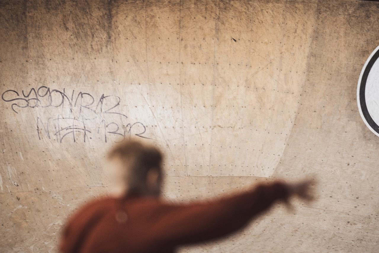 SKATE. Dana Lišková — Empatická fotografka | Introspektivní umělkyně | Neurodivergentní koučka| Zakladatelka Artepy.cz