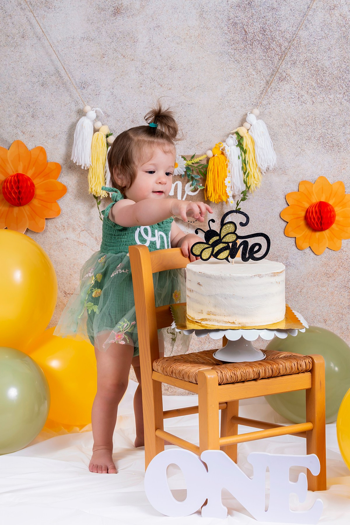 Little baby Smash Cake. Photographer is San Jose, Iryna Novosyolova