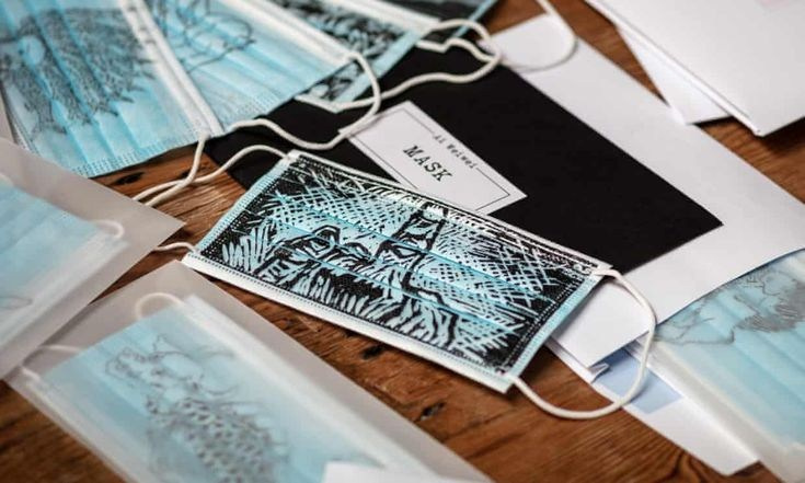 Ай Вэйвэй, защитная маска с авторским дизайном из проекта MASK (2020). Продажа в поддержку гуманитарных организаций во время COVID-19.