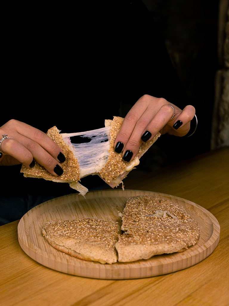 photographie culinaire sandwich fromage fondu plateau bois restaurant Loire-Atlantique