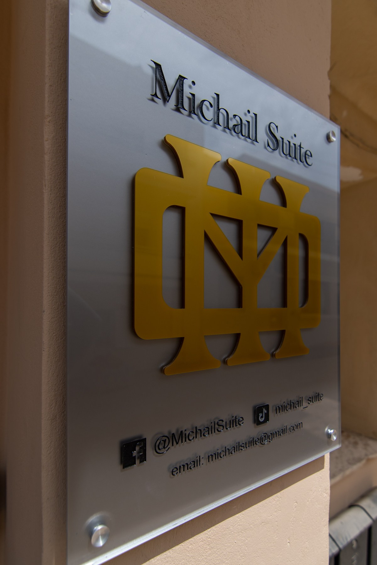 Michail Suit. Photograper in Chania, Crete