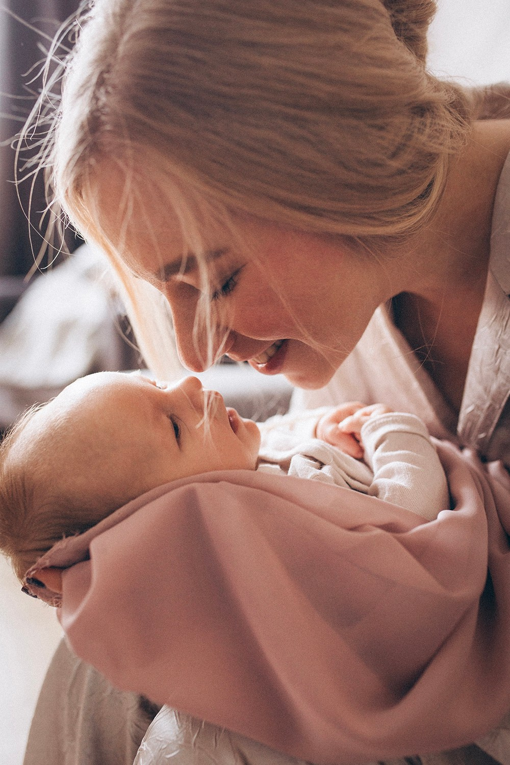 Фотосессия мамы с новорожденным в Вильнюсе: Маленькая Сказка. Family and Individual Photographer in Vilnius Elena Raduke