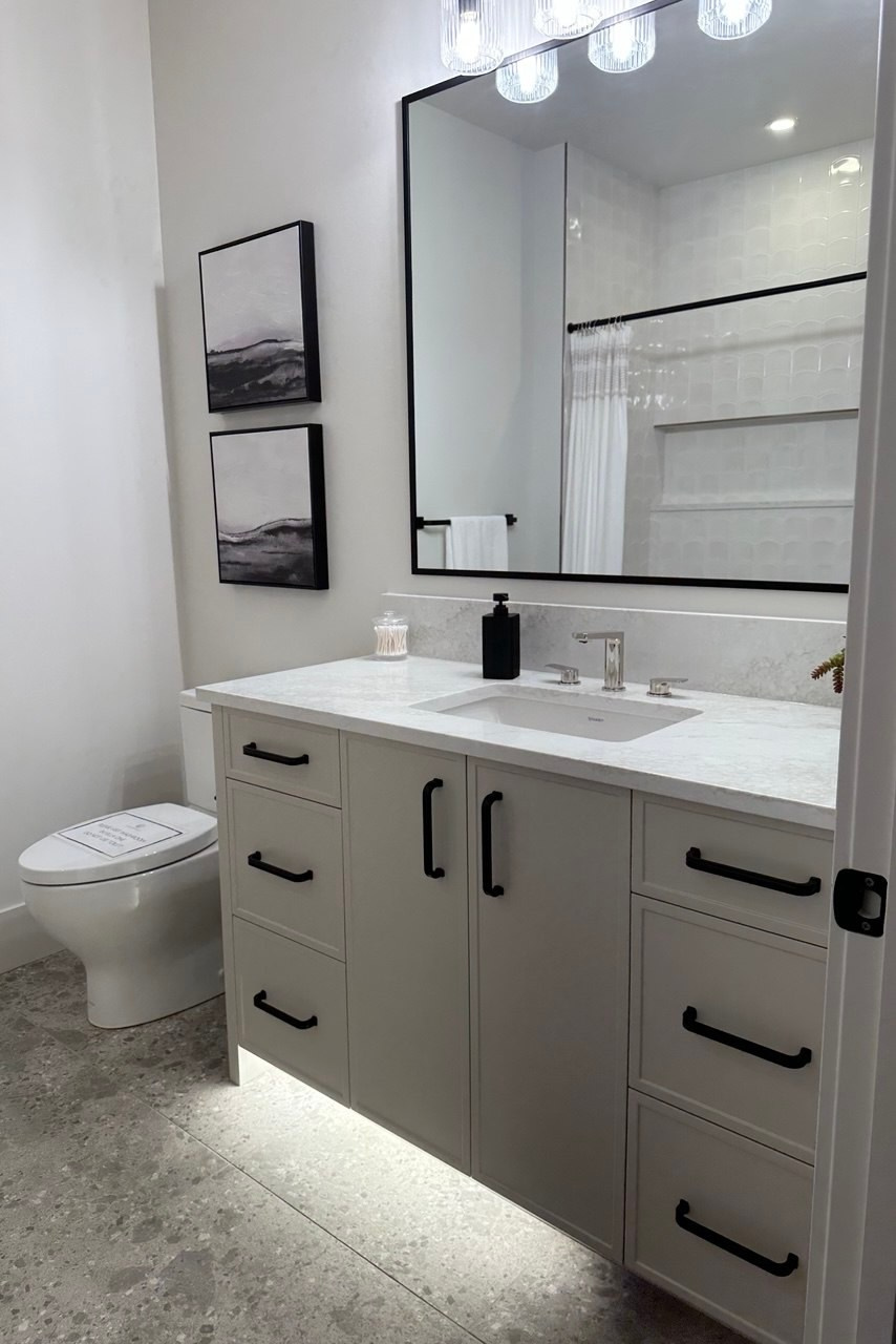 Bathrooms & Showers. Moroz Building Solutions LTD