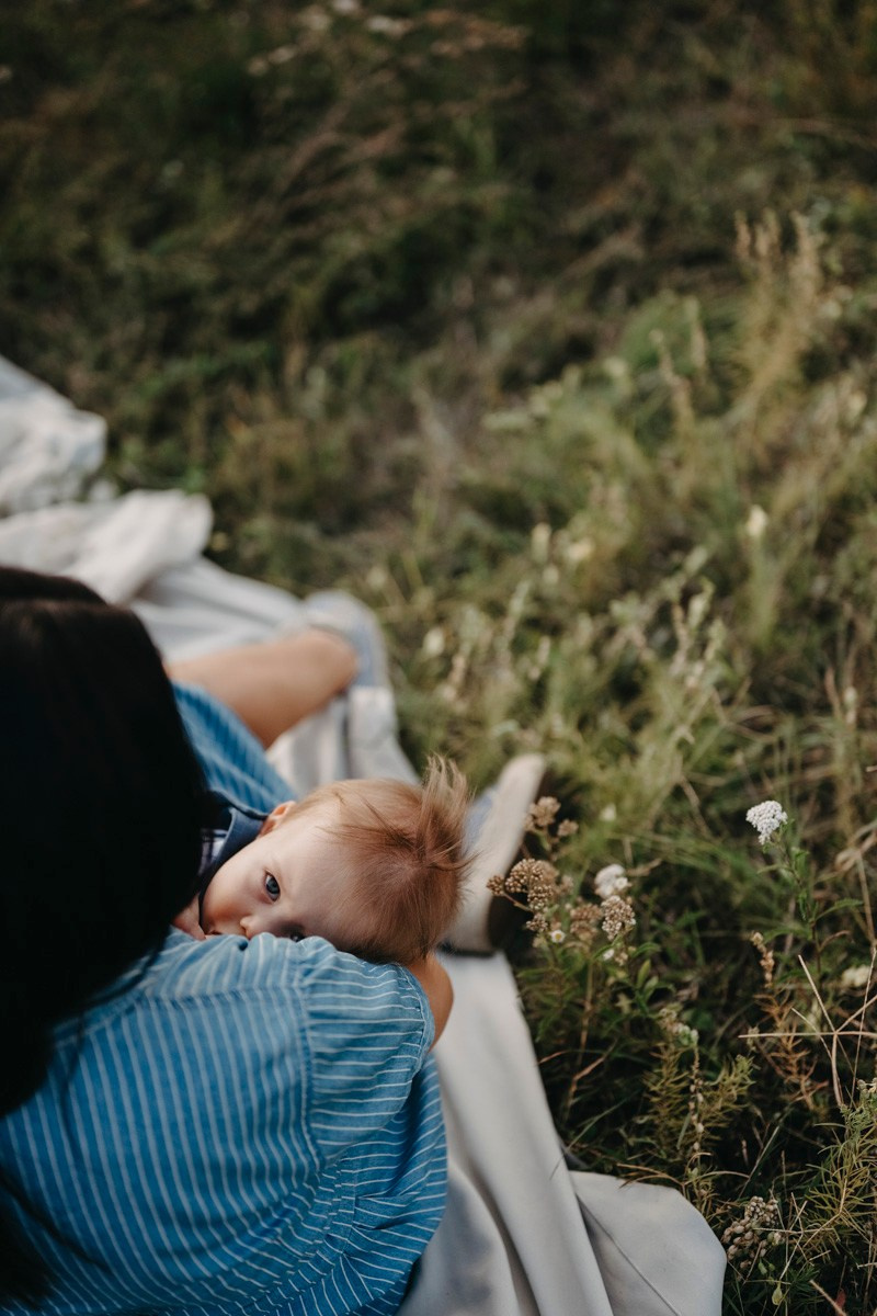 Basici / porodicno fotografisanje u prirodi. Deciji i porodicni fotograf u Beogradu Oksana Skendzic