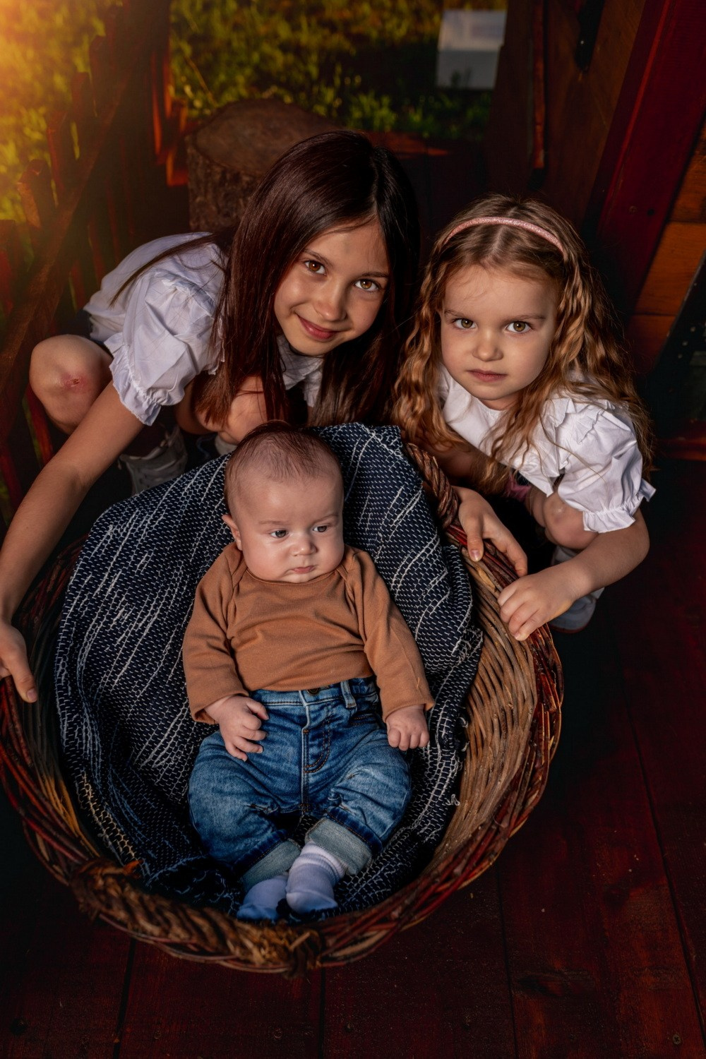 DEČIJA FOTOGRAFISANJA. Fotografi iz Backog Petrovca David i Andrea Stojanovic