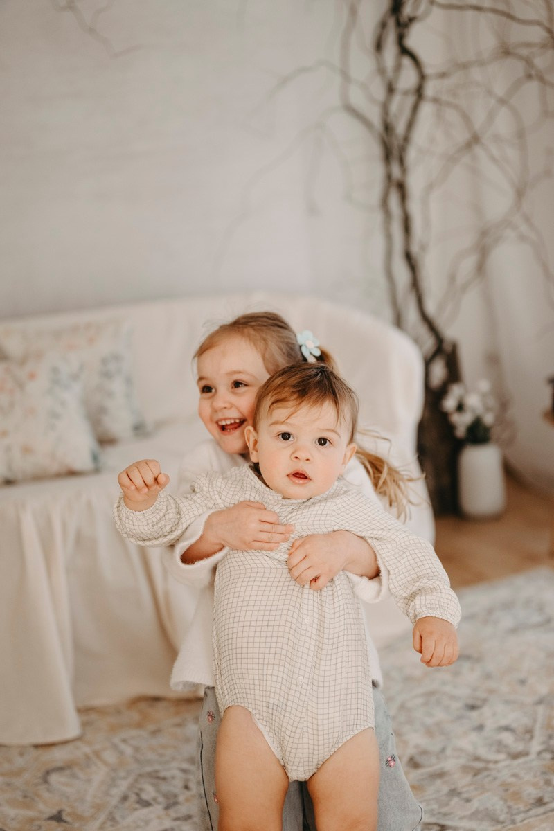 Miljana, Danka i Ilija — fotografisanje MAMINO. Deciji i porodicni fotograf u Beogradu Oksana Skendzic