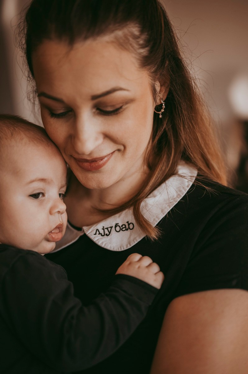 Dobro dosao, Jakove / porodicno fotografisanje kod kuce. Deciji i porodicni fotograf u Beogradu Oksana Skendzic