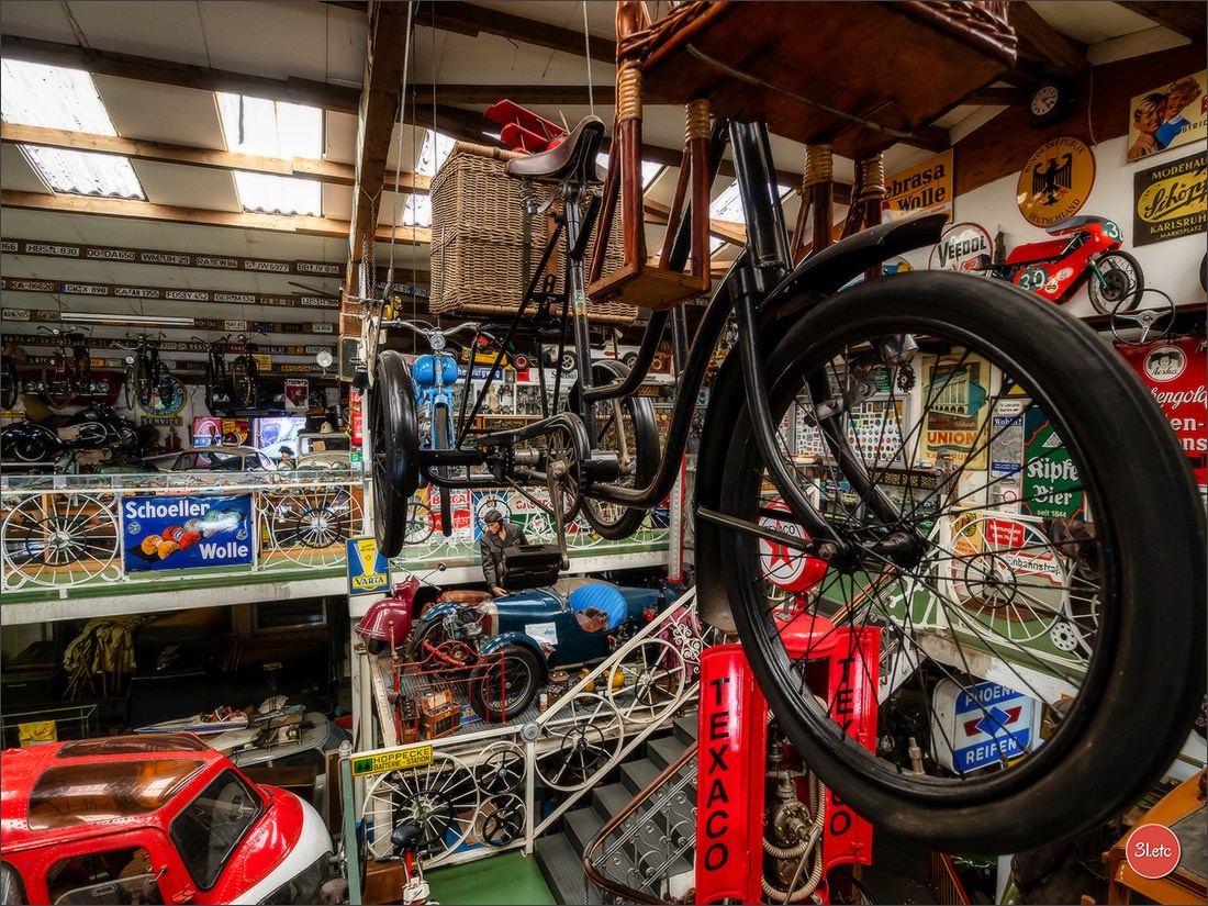 Удивительное место - частный музей старинного хлама - Fahrzeugmuseum. Photographe à Strasbourg | Portraits, Studio, Enfants, Événements