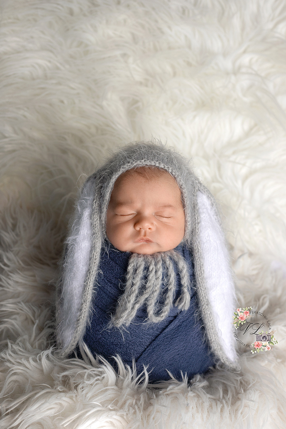 Newborn. Neugeboren und Babybauchfotoshooting in Cloppenburg