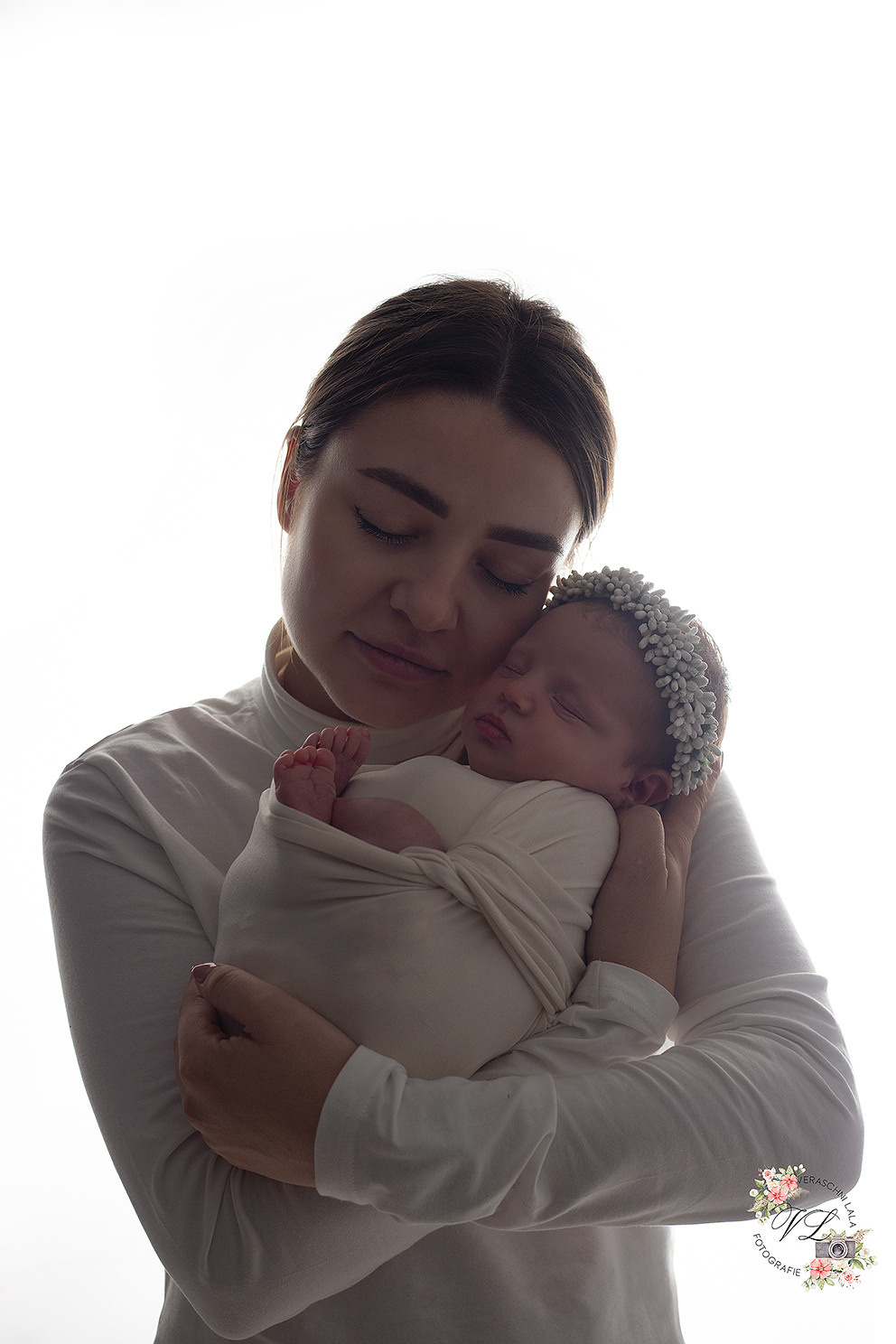 Newborn. Neugeboren und Babybauchfotoshooting in Cloppenburg