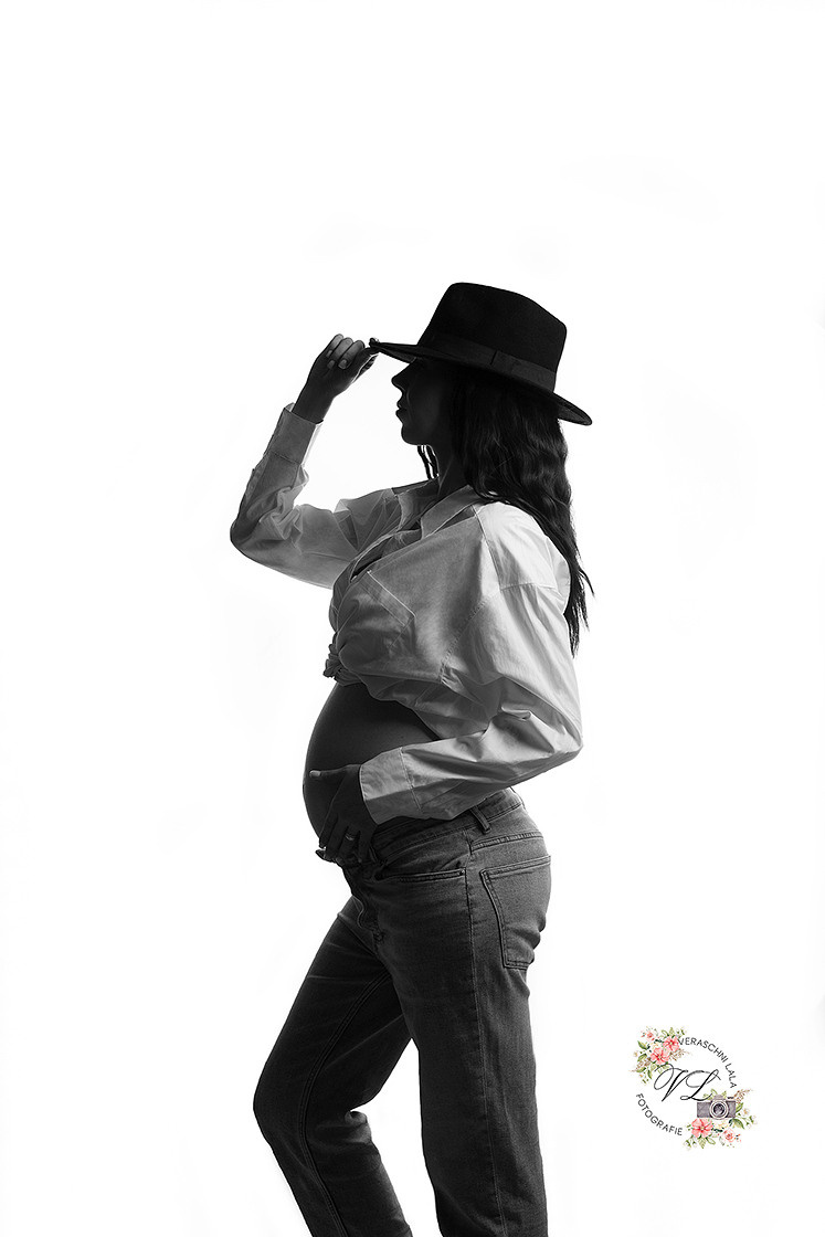 BABYBAUCH. Neugeboren und Babybauchfotoshooting in Cloppenburg