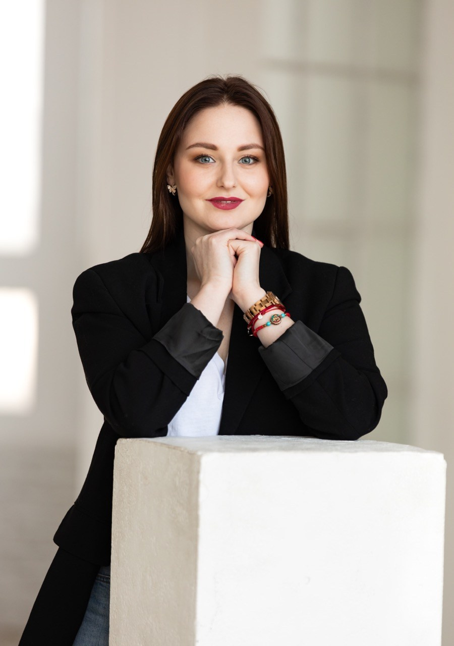 Dana Lišková - Business and Portrait photographer Prague - Brand Photographer Prague - Corporate portraits 