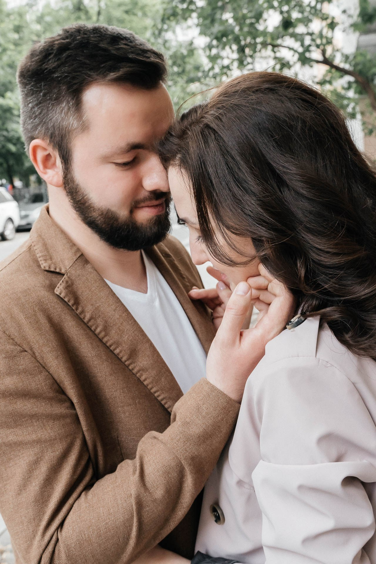 Engagement photographer Toronto skyline views Ksenia and Artem.