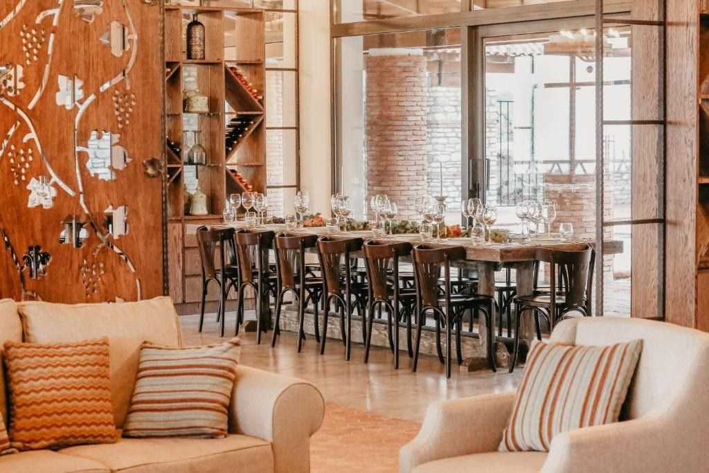 Château Mosmieri Hotel & Winery. Главная