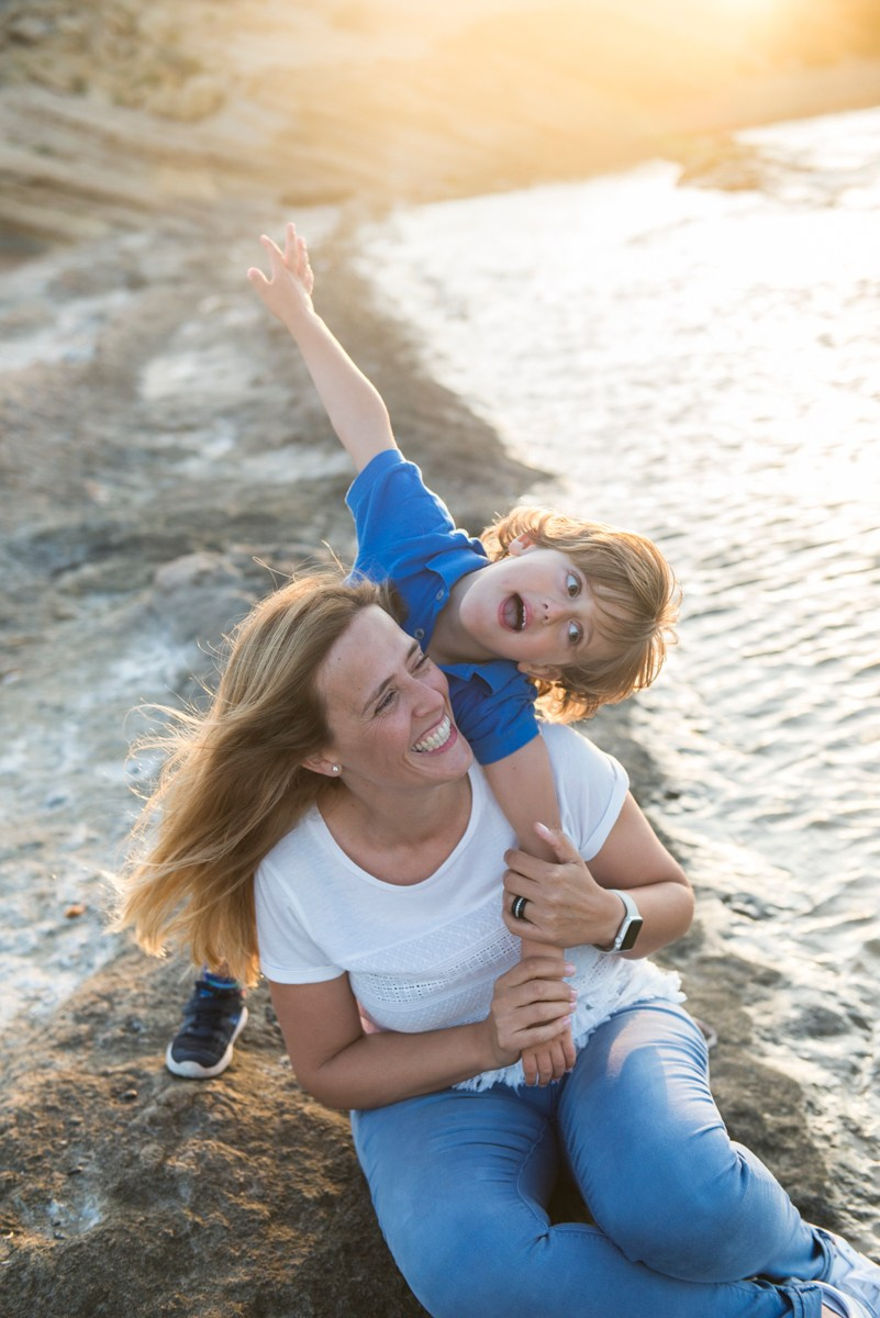 Madres. Fotografia de familias en Alicante Mónica Santonja