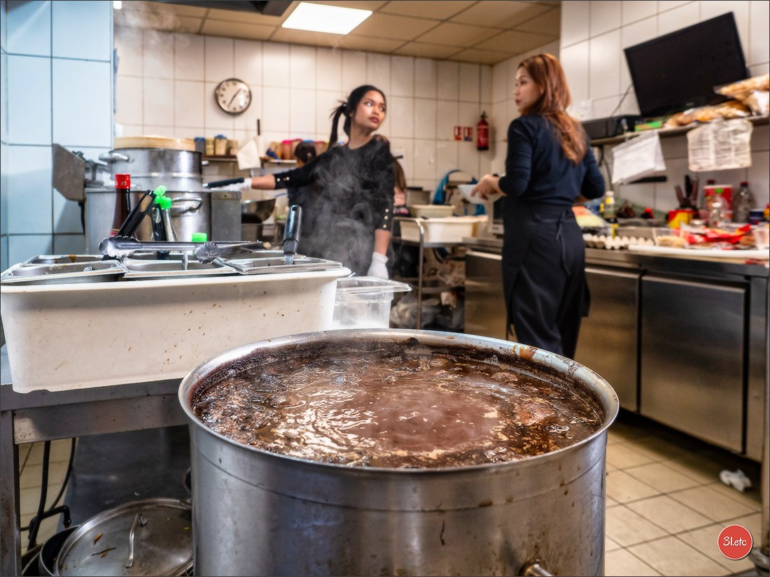 New Year 2025 in Manicook restraunt. Photographe à Strasbourg | Portraits, Studio, Enfants, Événements