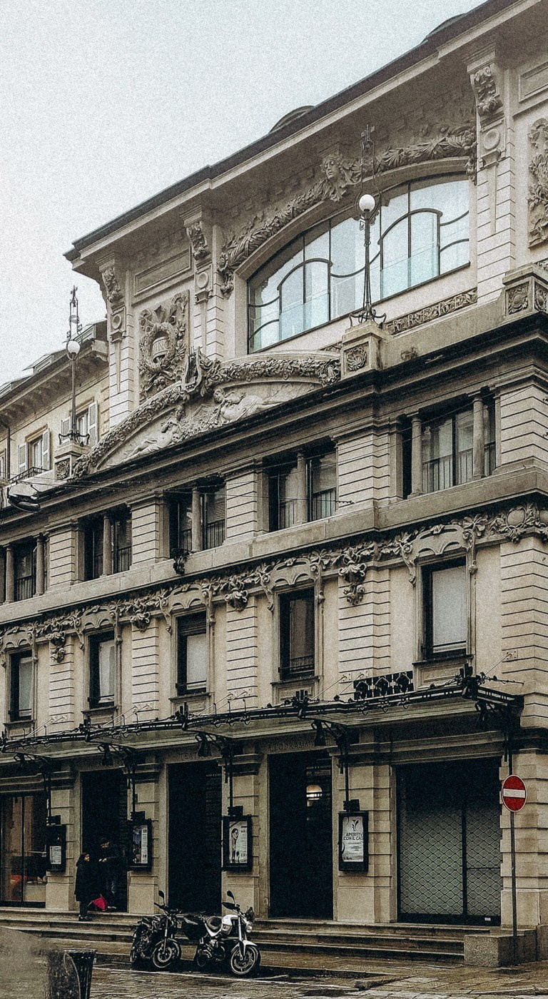 Postcards from Milan. Anastasiia Buchinskaia Fotografa Milano