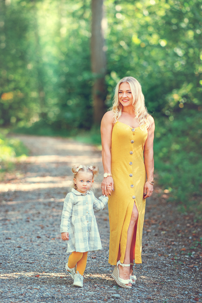 Familie. Natürliche Familien und Hochzeitsfotografin in Konstanz am Bodensee