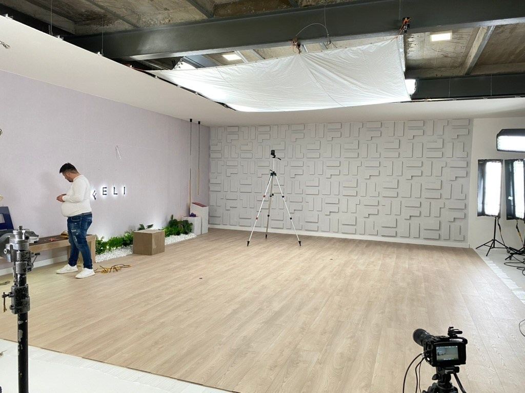 Studio Photogenic. Commercial and studio photographer in Belgrade