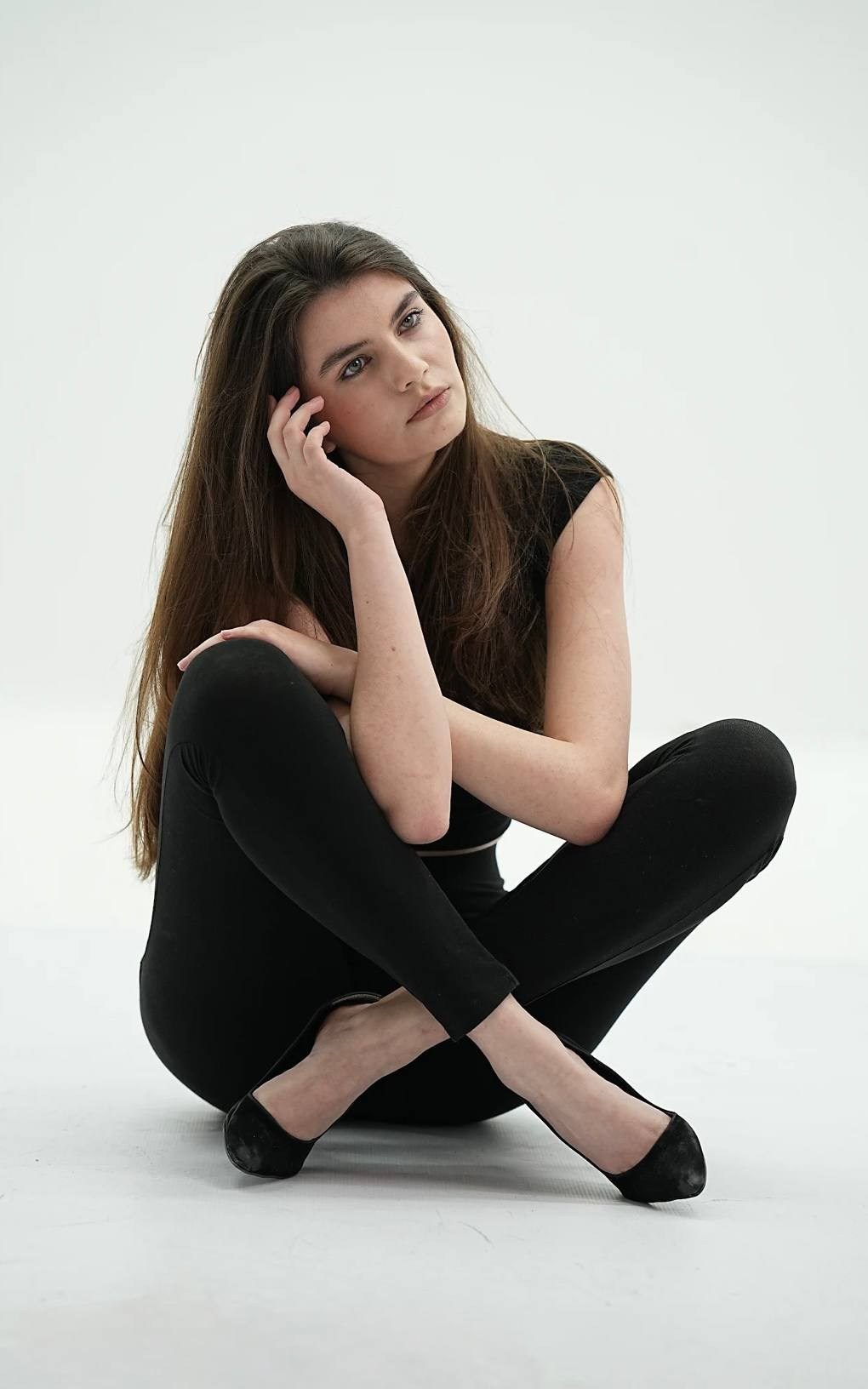 Gunel. BIG Model Agency. “Dare to Be Famous”