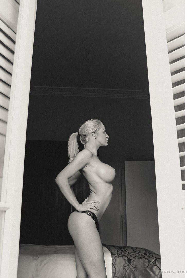 SIENNA DAY. Anton Hard — Nude Art Photography