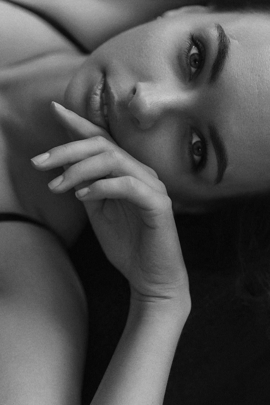 Emilia. Sesja w domu i ogrodzie. Fotograf w Krakowie i Europie